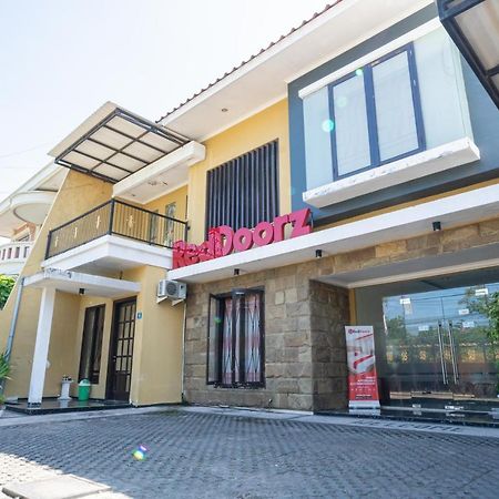 Reddoorz Syariah Near Marvel City Mall 2 Surabaya Exterior photo