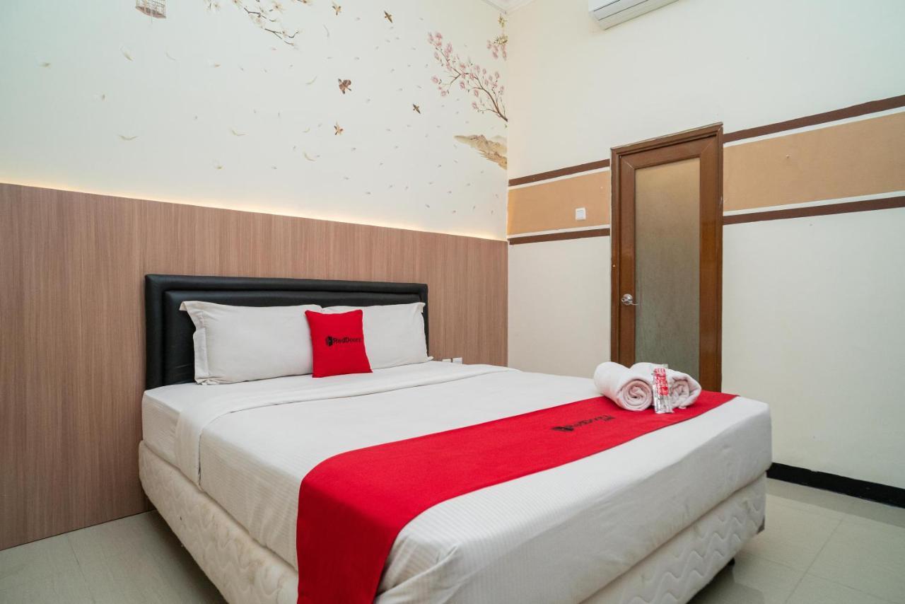 Reddoorz Syariah Near Marvel City Mall 2 Surabaya Exterior photo