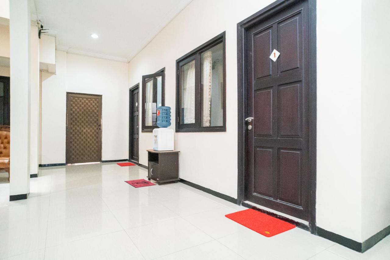 Reddoorz Syariah Near Marvel City Mall 2 Surabaya Exterior photo