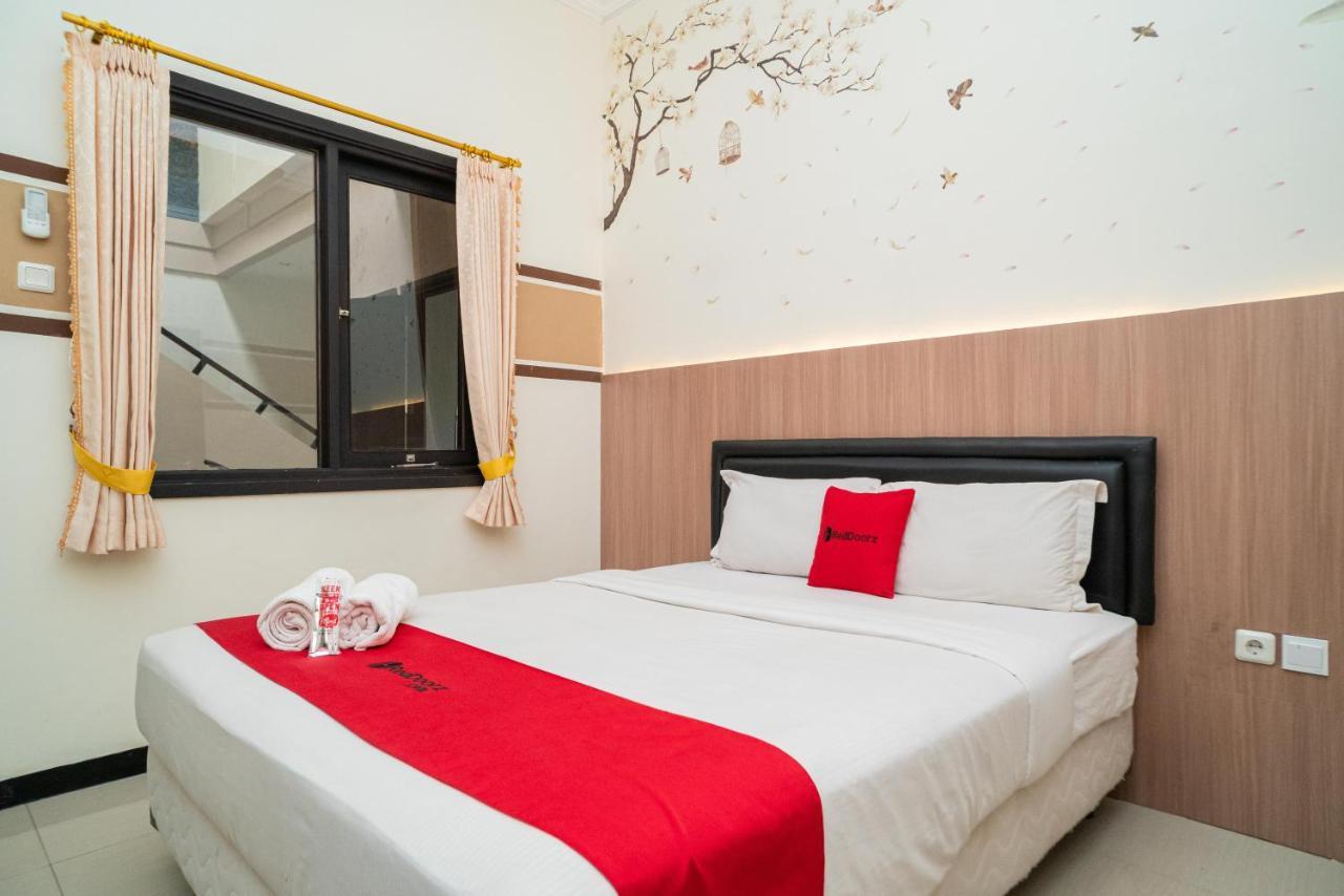 Reddoorz Syariah Near Marvel City Mall 2 Surabaya Exterior photo