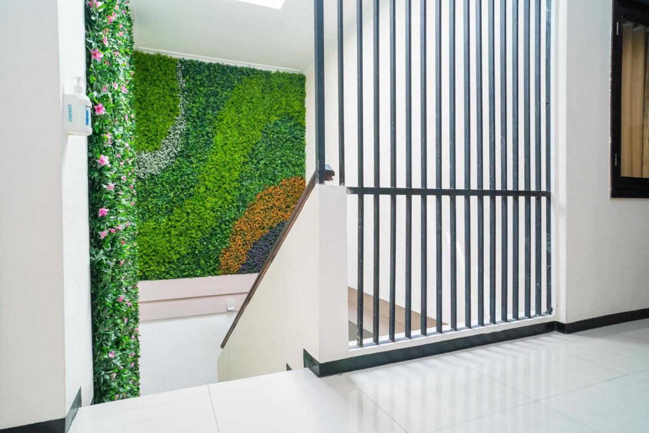 Reddoorz Syariah Near Marvel City Mall 2 Surabaya Exterior photo